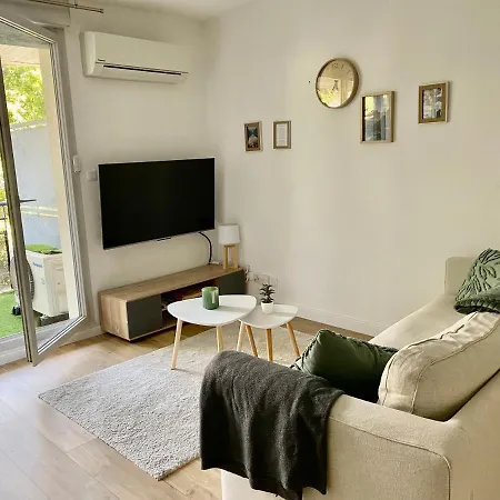 Apartament Duplex 2 Chambres, Terrasse & Metro A 200m
