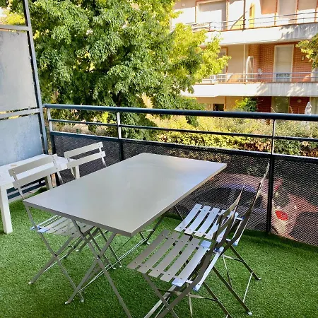 Duplex 2 Chambres, Terrasse & Metro A 200m